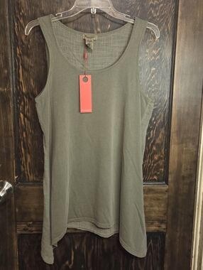 NWT XCVI Wearables Olive Green Scoop Neck Sleeveless Asymmetrical Hem Tank Top